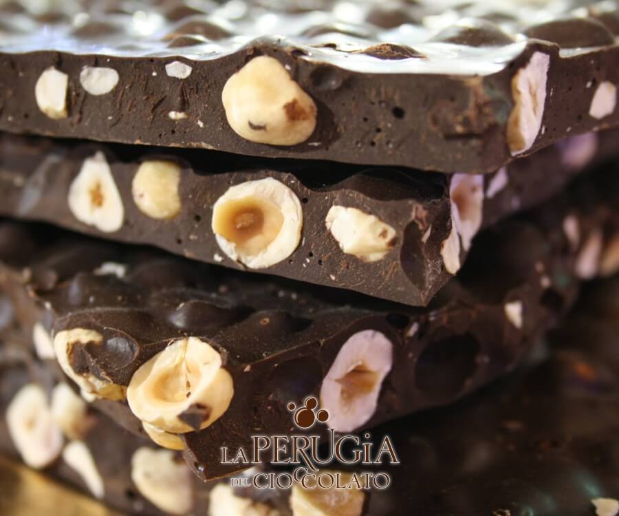 Lastrina di cioccolato fondente con Nocciole